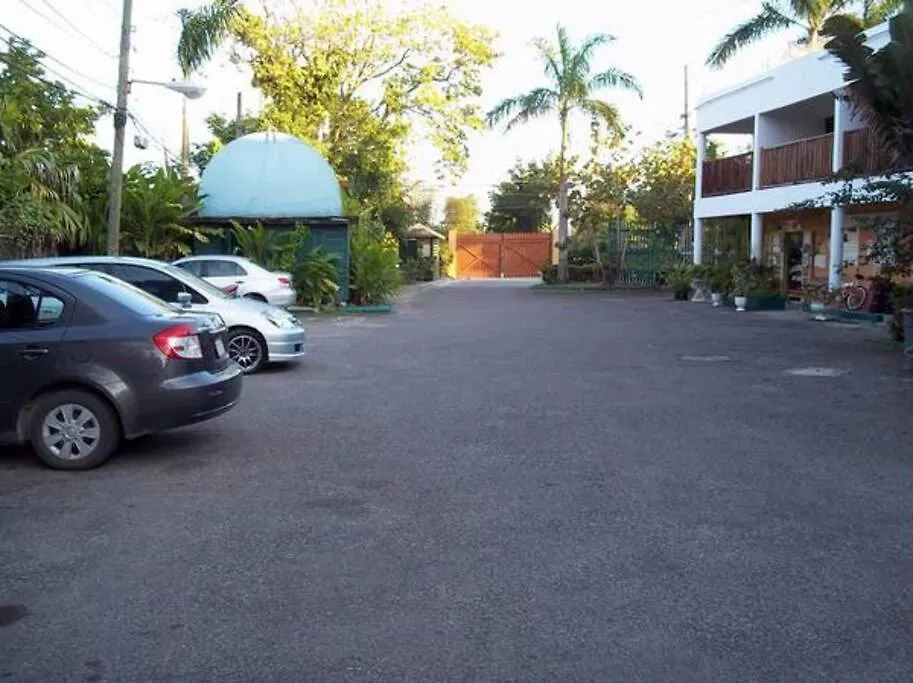 2 Bdr Apt On 7 Mile Beach At Negril Beach Club 0*,